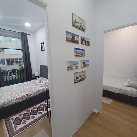 Urban Nest Guest House,lisbon *